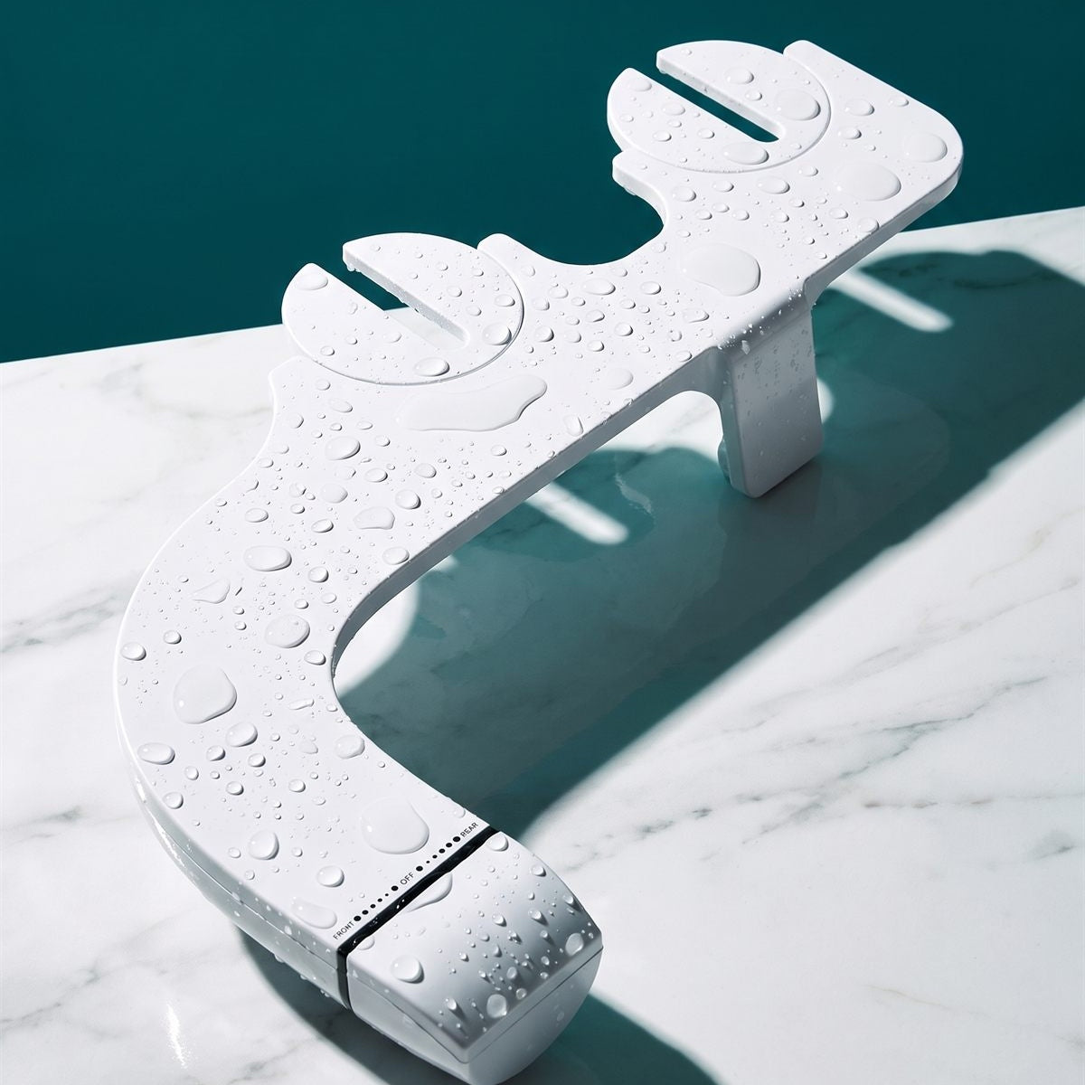 Bidet TUPUDUKU vu en entier, double buse et molette de réglage